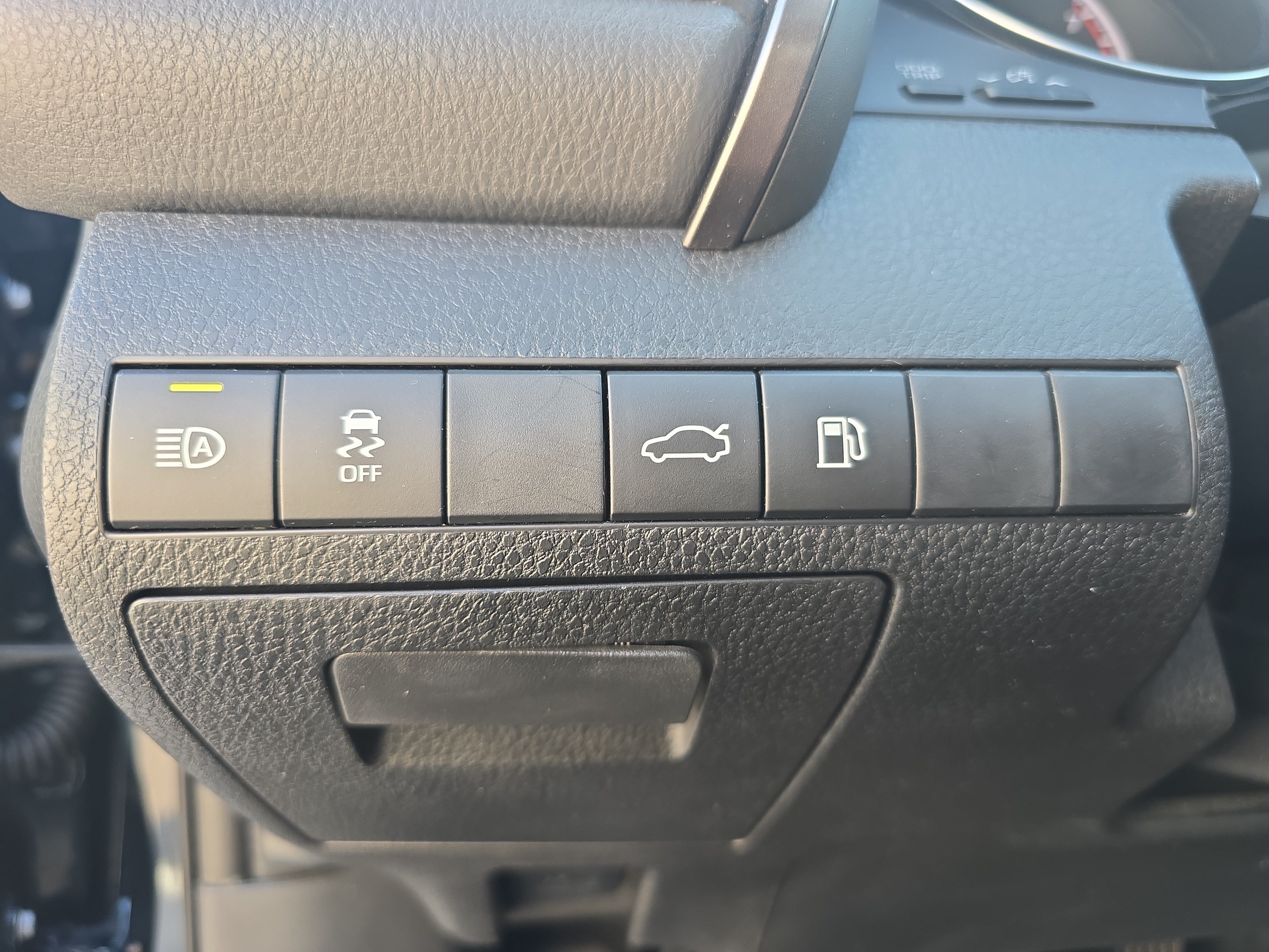 Used 2018 Toyota Camry SE w/ Audio Package FWD image 22