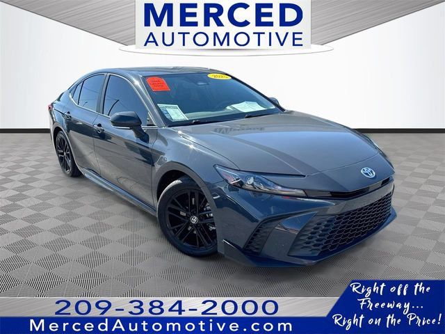 Used 2025 Toyota Camry SE w/ Convenience Package FWD image 1
