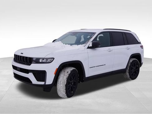 New 2026 Jeep Grand Cherokee Altitude AWD/4WD image 7
