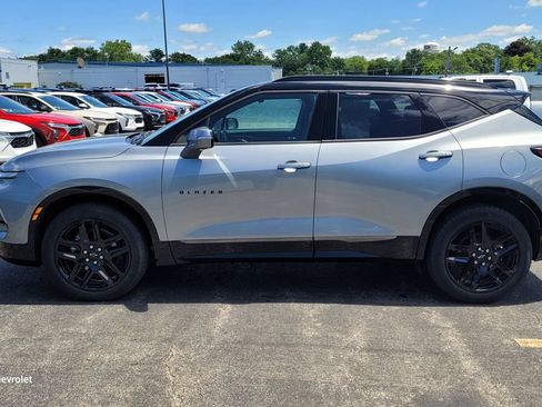 Used 2024 Chevrolet Blazer RS w/ Enhanced Convenience Package FWD image 3