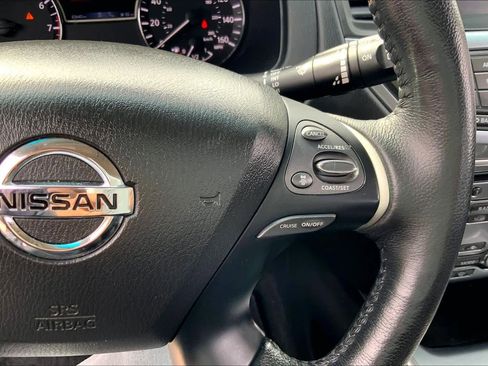 Used 2019 Nissan Pathfinder SL image 25