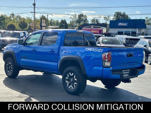 Used 2020 Toyota Tacoma TRD Off-Road w/ TRD Premium Off Road Package AWD/4WD image 7