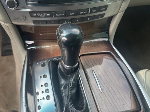 Used 2015 INFINITI Q70 L 3.7 w/ Deluxe Touring Package image 13