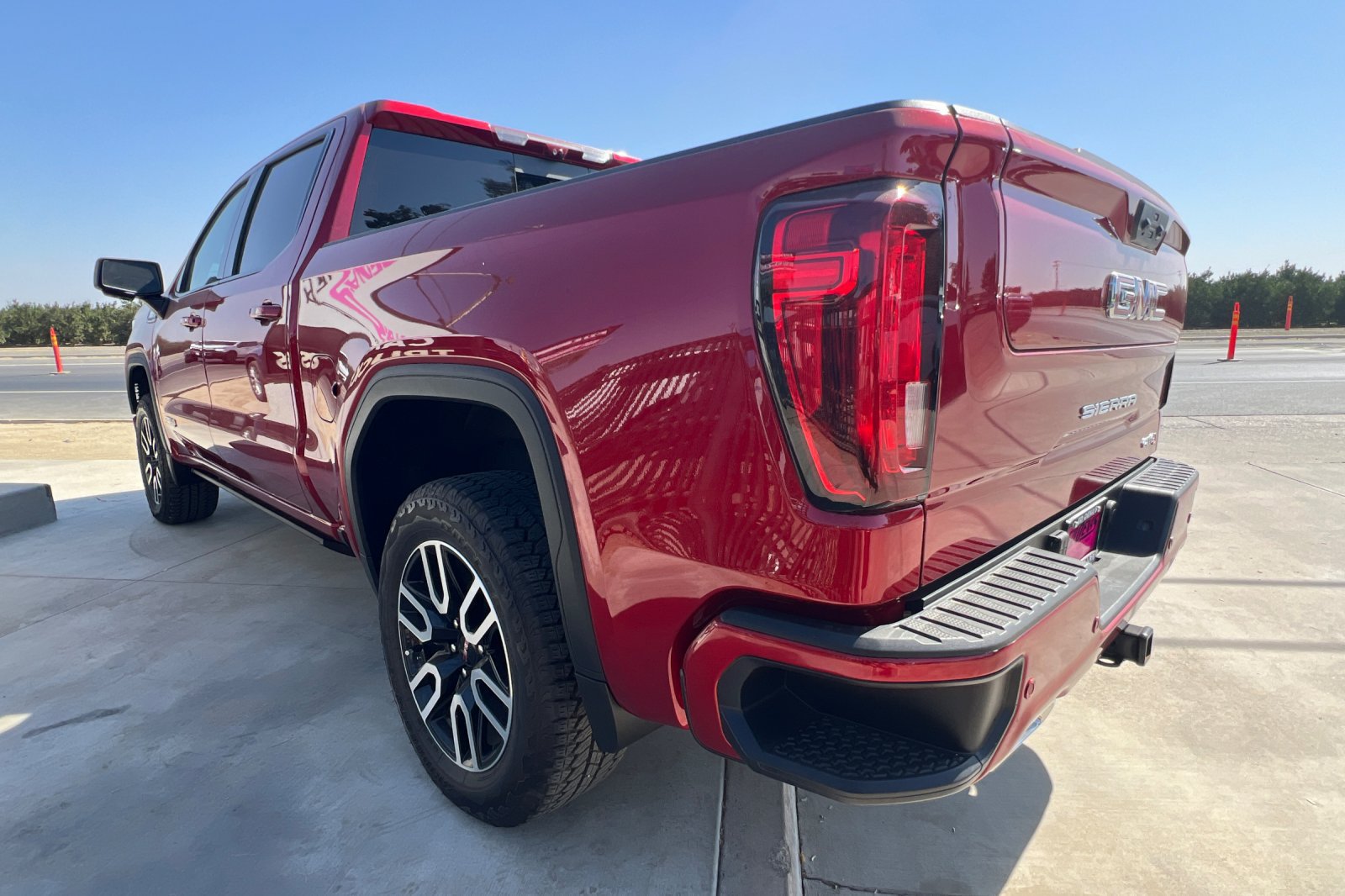 Used 2025 GMC Sierra 1500 AT4 AWD/4WD image 7