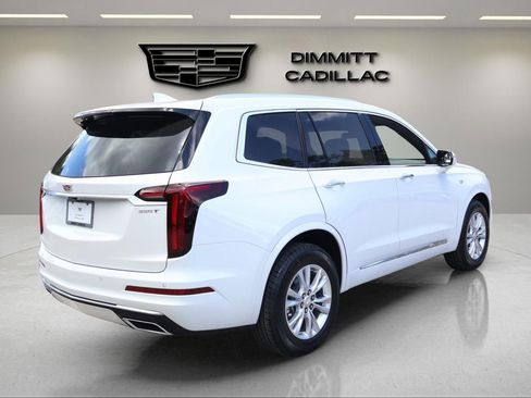 New 2025 Cadillac XT6 Luxury image 5