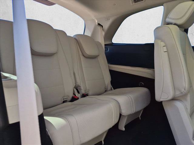 Used 2023 Mercedes-Benz GLS 450 4MATIC image 25
