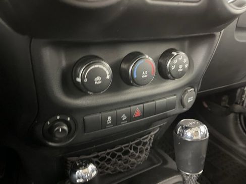 Used 2013 Jeep Wrangler Unlimited Sport image 12