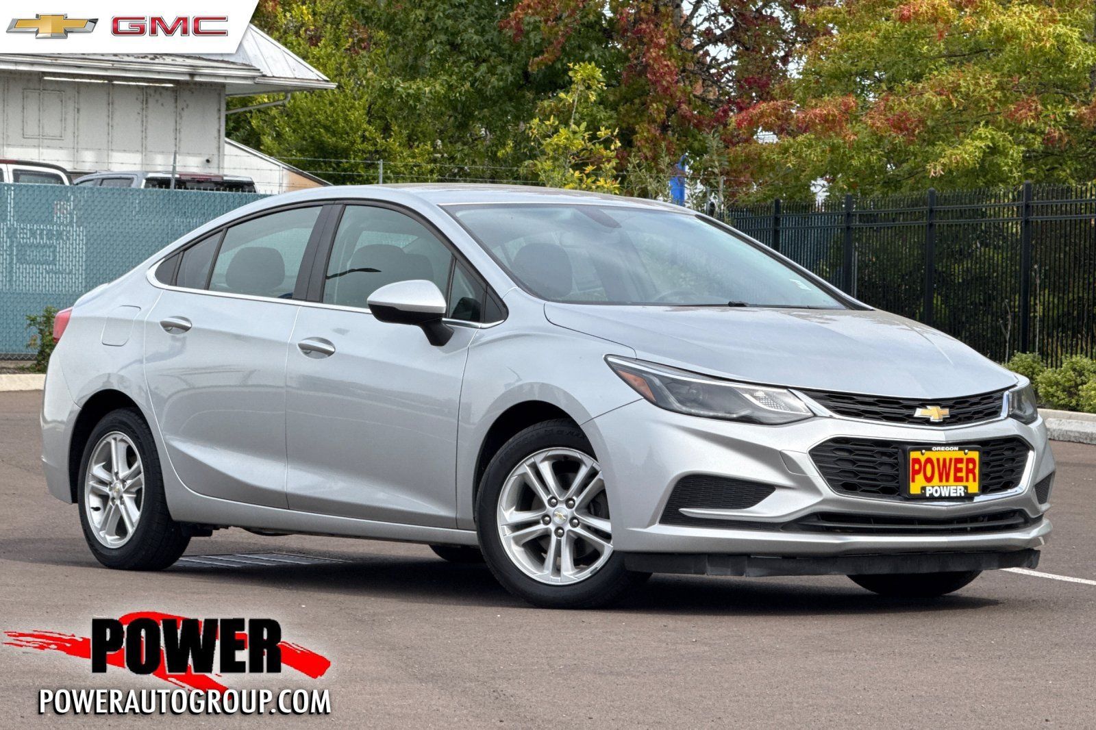 Used 2017 Chevrolet Cruze LT FWD image 1