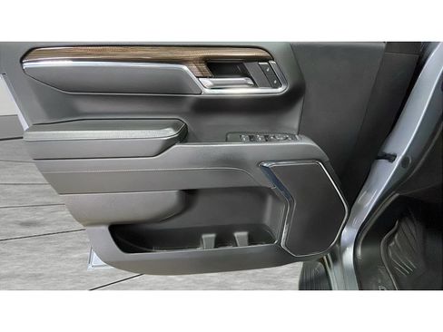 Used 2024 Chevrolet Silverado 1500 LT AWD/4WD image 8