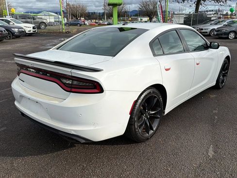 Used 2018 Dodge Charger SXT w/ Blacktop Package image 3