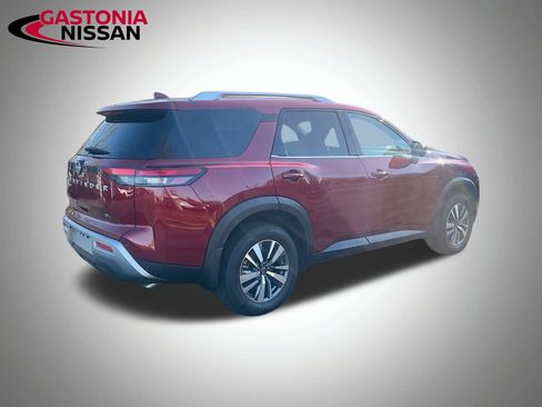 Used 2024 Nissan Pathfinder SL image 9