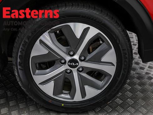 Used 2022 Kia Niro EX w/ Cold Weather Package image 31