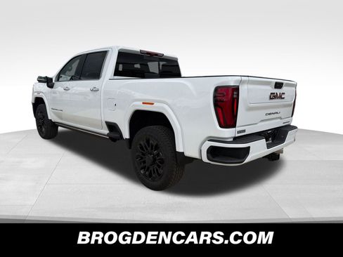 New 2026 GMC Sierra 2500 Denali w/ Denali Reserve Package AWD/4WD image 6