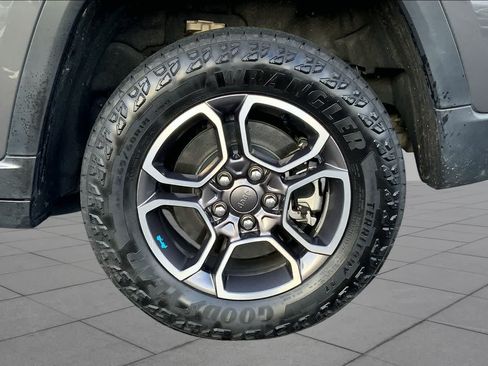 Used 2022 Jeep Grand Cherokee Trailhawk AWD/4WD image 20