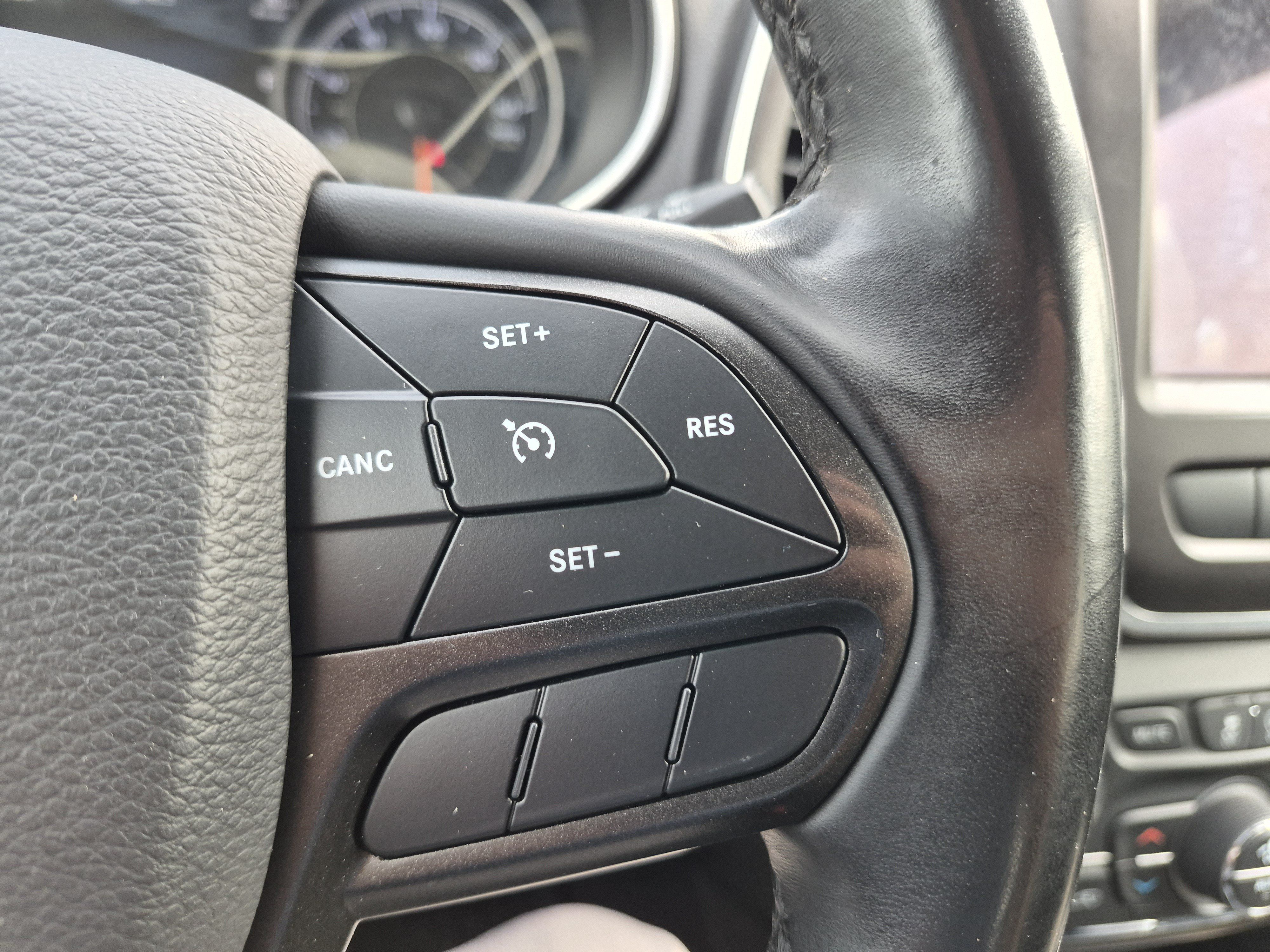 Used 2020 Jeep Cherokee Trailhawk AWD/4WD image 18