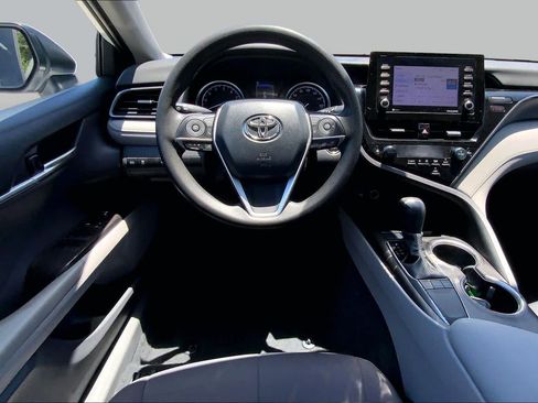 Used 2023 Toyota Camry LE w/ Convenience Package FWD image 6