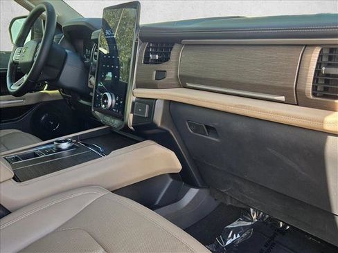 Certified 2024 Ford Expedition Limited image 24