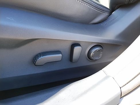 Certified 2025 Subaru Outback Limited image 28