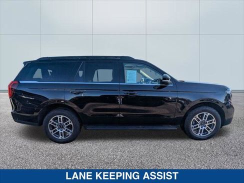 Certified 2025 Ford Expedition Active image 6