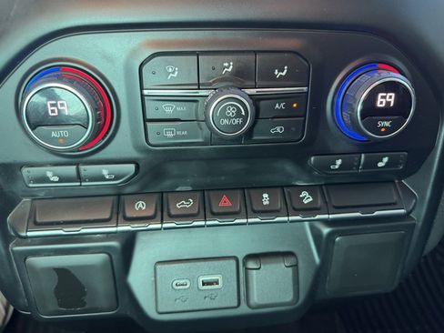 Used 2021 Chevrolet Silverado 1500 LT w/ Z71 Off-Road Package image 13