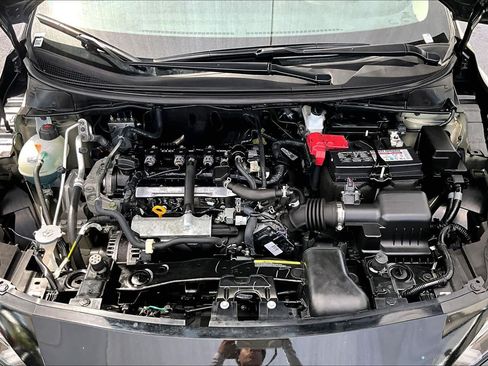 Used 2025 Nissan Versa SV FWD image 32
