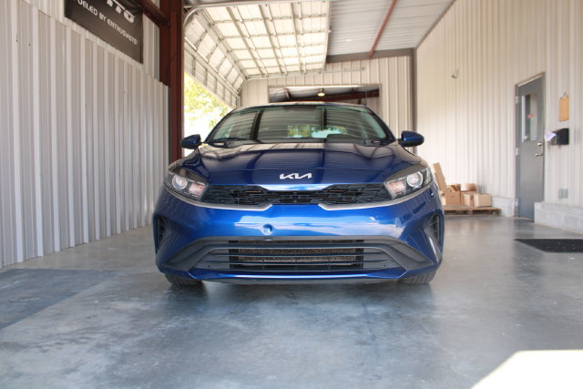 Used 2023 Kia Forte LXS FWD image 3