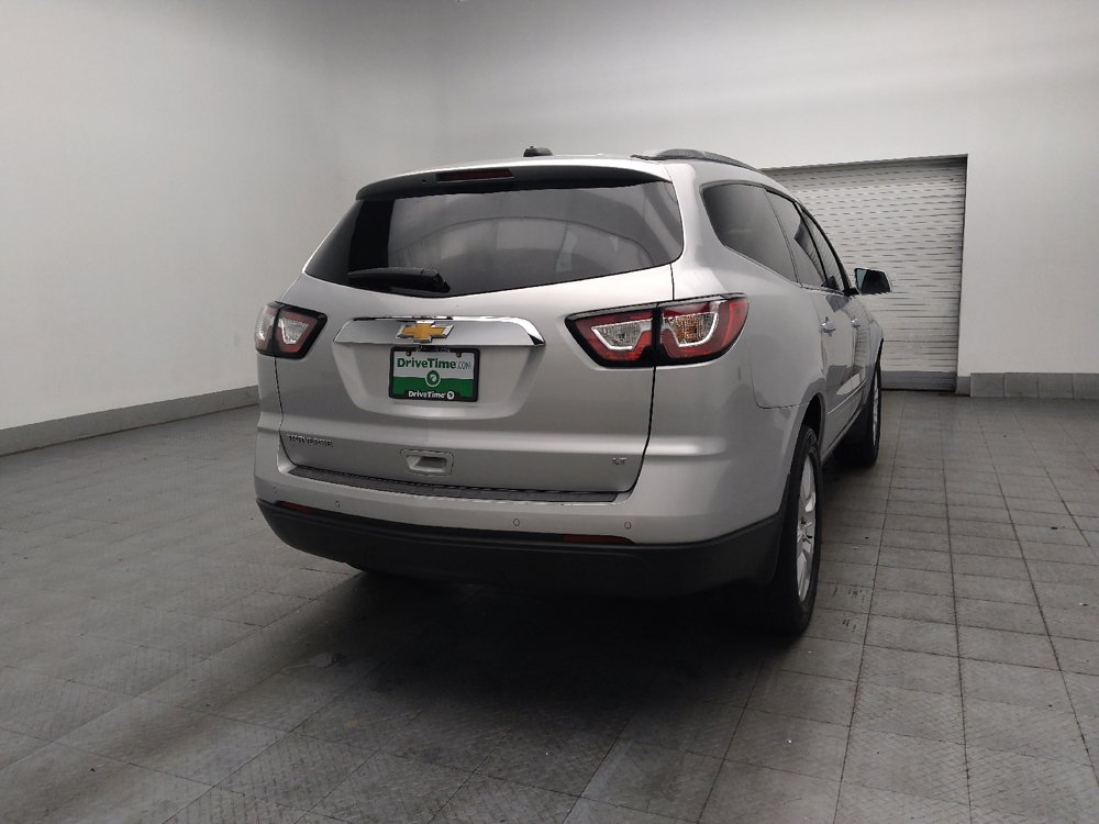 Used 2017 Chevrolet Traverse LT w/ Style and Technology Package FWD image 9