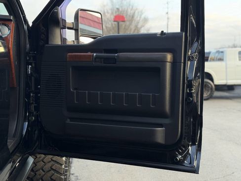 Used 2016 Ford F250 King Ranch w/ King Ranch w/Chrome Package image 43