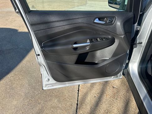Used 2019 Ford Escape Titanium image 12