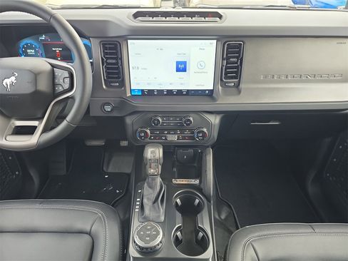 New 2025 Ford Bronco Badlands image 10