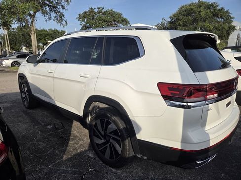Used 2024 Volkswagen Atlas SEL AWD/4WD image 4
