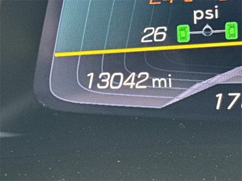 Used 2022 Chevrolet Corvette Stingray 2D Coupe w/ Z51 Performance Package image 32