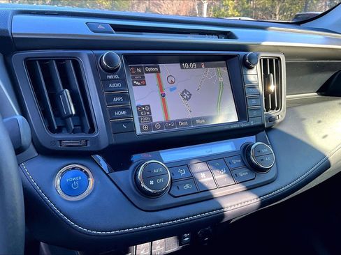 Used 2017 Toyota RAV4 Limited image 37