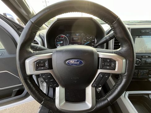 Used 2018 Ford F250 Lariat image 31