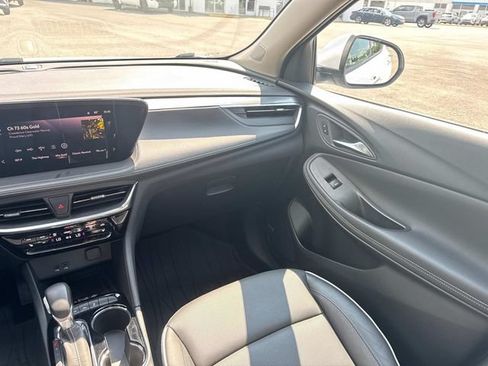 Used 2024 Buick Encore GX Avenir w/ Avenir Technology Package AWD/4WD image 18