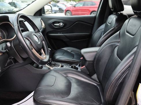 Used 2017 Jeep Cherokee Limited AWD/4WD image 13