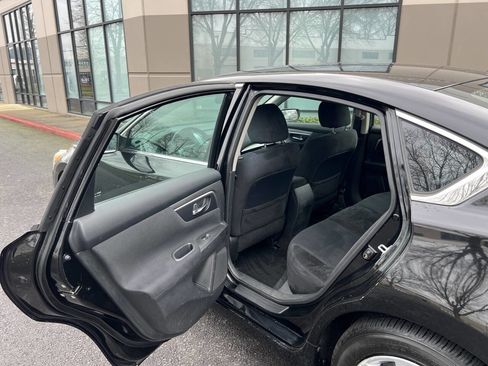 Used 2015 Nissan Altima 2.5 S w/ Power Driver Seat Package FWD image 7