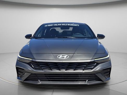 Certified 2025 Hyundai Elantra SEL w/ Cargo Package FWD image 5