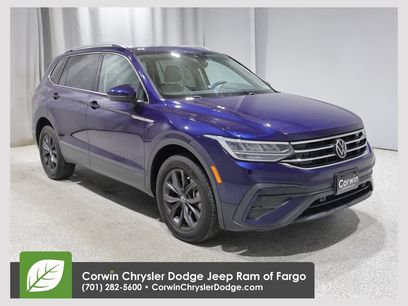 Used 2022 Volkswagen Tiguan SE w/ Panoramic Sunroof Package