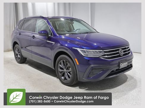 Used 2022 Volkswagen Tiguan SE w/ Panoramic Sunroof Package AWD/4WD image 1