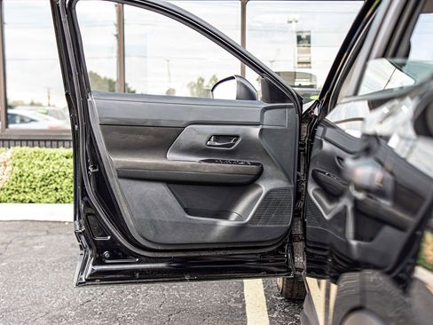 Used 2025 Nissan Kicks S AWD/4WD image 28
