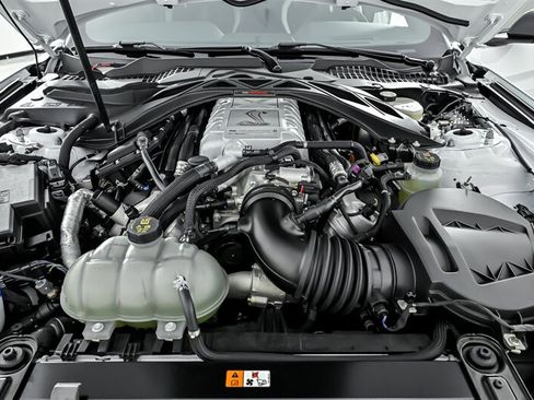 Used 2021 Ford Mustang Shelby GT500 w/ Carbon Fiber Track Pack RWD image 13