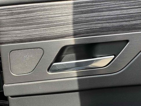 Used 2016 Jaguar XF S image 42