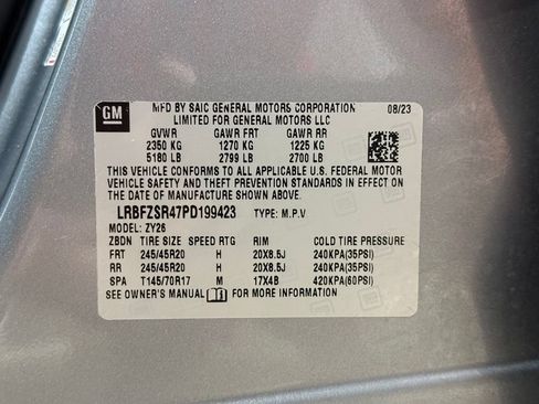 Used 2023 Buick Envision Avenir AWD/4WD image 32