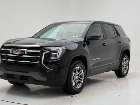 Used 2025 GMC Terrain Elevation AWD/4WD image 2
