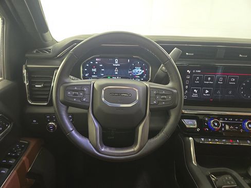 Used 2024 GMC Sierra 2500 Denali Ultimate image 15
