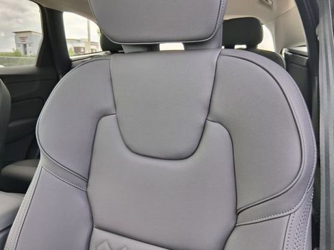 New 2026 Volvo XC60 B5 Plus w/ Protection Package Premier AWD/4WD image 18