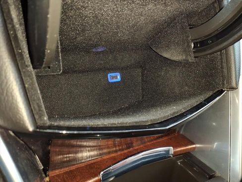 Used 2015 Cadillac XTS Luxury w/ Driver Awareness Package image 28