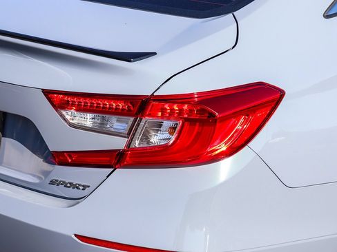 Used 2022 Honda Accord Sport image 8