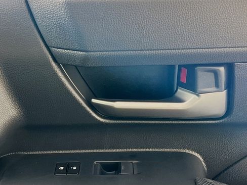 Used 2025 Toyota Tacoma TRD Off-Road image 32